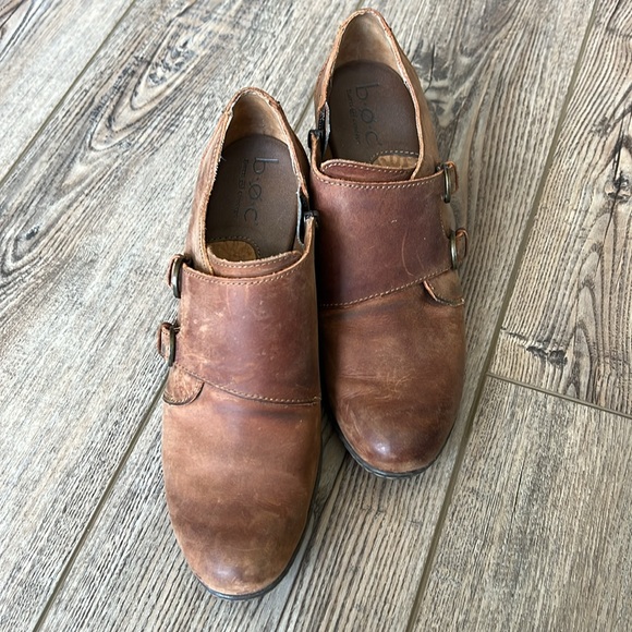 BOC Born Brown Leather Stack Heel Zip Double Buckle Ankle Boots Sz 8.5 EU 40 - Picture 2 of 14